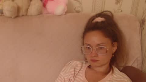 say meow and send tip  online show from June 8, 2026, 5:02 pm