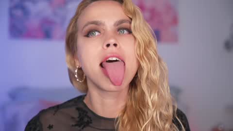 FANSLY  -    online show from March 8, 2025, 3:13 pm