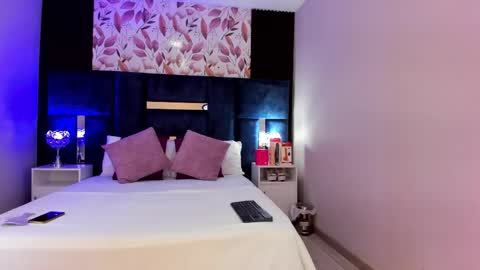 candyluxury_ online show from May 5, 2026, 11:51 am
