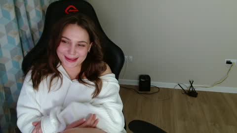 candymini online show from February 26, 2025, 5:39 pm