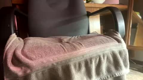 candypeachass online show from April 24, 2026, 5:43 am