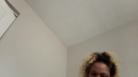 candyredxo2024 online show from October 2, 2025, 2:13 pm