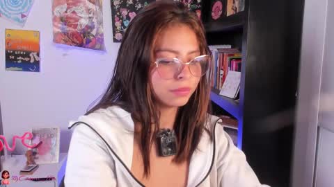 Camilla online show from March 4, 2025, 6:39 pm