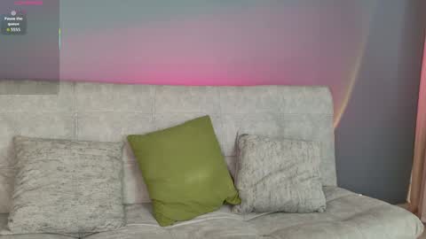 Isabella online show from April 1, 2026, 2:47 pm