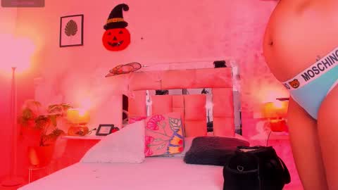 Candy online show from October 16, 2025, 7:04 pm