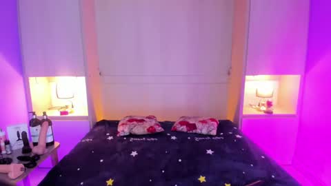  Dulce Maria  online show from September 10, 2025, 7:58 pm