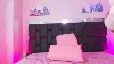 Aura  online show from February 7, 2025, 11:56 am