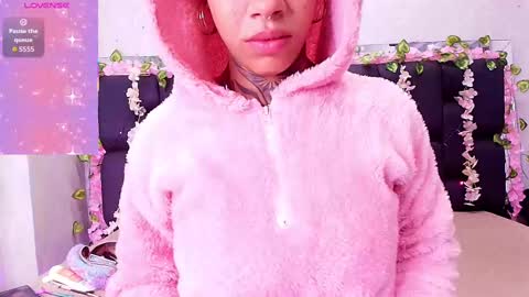 Aura  online show from October 6, 2025, 11:51 am