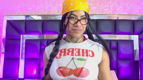 Aura  online show from October 26, 2025, 12:00 pm