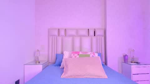 Aura  online show from November 10, 2025, 11:53 am