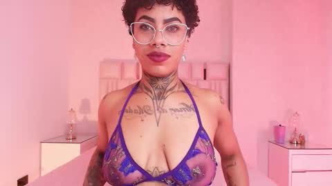 Aura  online show from November 18, 2025, 11:58 am