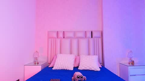 Aura  online show from November 19, 2025, 11:54 am