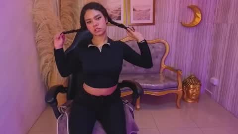 canela_s1 online show from November 1, 2025, 8:33 pm