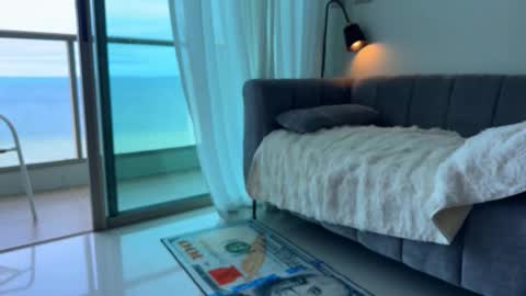 Caroline online show from September 29, 2025, 1:11 am