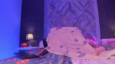 GABRIELA LOPEZ online show from January 19, 2025, 5:15 am