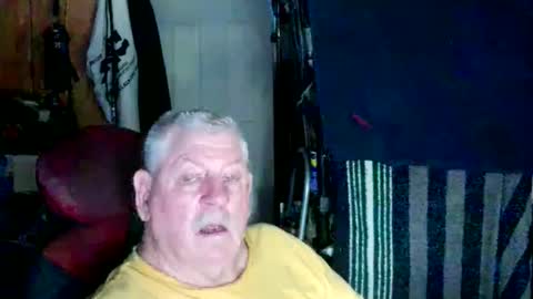 canoelicker69 online show from October 17, 2025, 5:26 pm