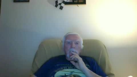 Snapshot of capecod21 chatting on December 29, 2024, 7:32 pm capecod21 online show from December 29, 2024, 7:32 pm