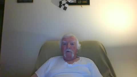 Snapshot of capecod21 chatting on January 18, 2025, 12:47 pm capecod21 online show from January 18, 2025, 12:47 pm