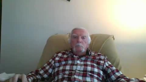 Snapshot of capecod21 chatting on January 26, 2025, 6:27 pm capecod21 online show from January 26, 2025, 6:27 pm