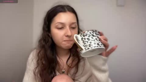 Emma online show from February 10, 2025, 2:26 pm