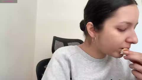 Emma online show from March 10, 2025, 9:53 am