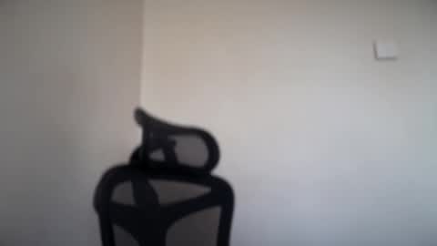 Snapshot of cappuccinokiss chatting on December 19, 2025, 8:10 am Emma online show from December 19, 2025, 8:10 am