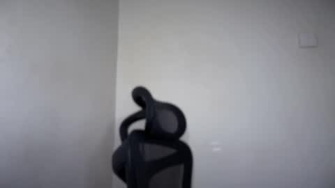 Snapshot of cappuccinokiss chatting on December 23, 2025, 6:33 am Emma online show from December 23, 2025, 6:33 am