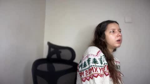 Snapshot of cappuccinokiss chatting on January 19, 2026, 5:22 am Emma online show from January 19, 2026, 5:22 am