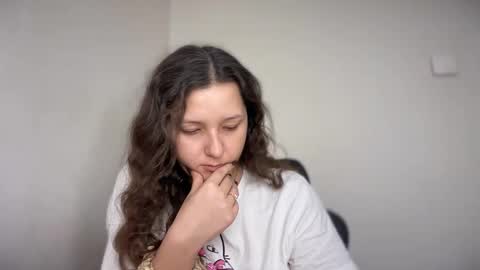 Snapshot of cappuccinokiss chatting on February 5, 2026, 8:19 am Emma online show from February 5, 2026, 8:19 am