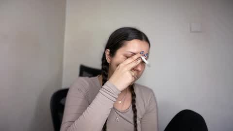 Emma online show from April 1, 2026, 1:41 pm