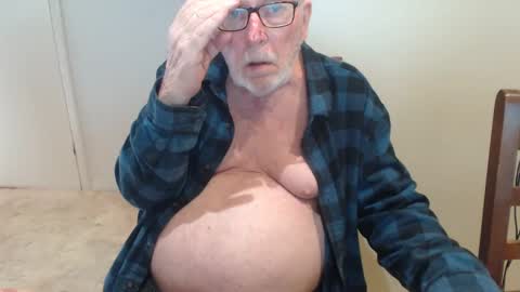 Snapshot of capt5105 chatting on February 16, 2025, 11:59 pm capt5105 online show from February 16, 2025, 11:59 pm