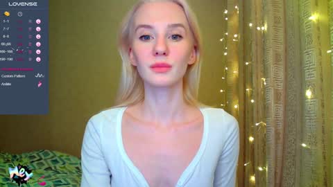 Snapshot of caramel_pie_ chatting on December 4, 2024, 7:45 pm caramel online show from December 4, 2024, 7:45 pm