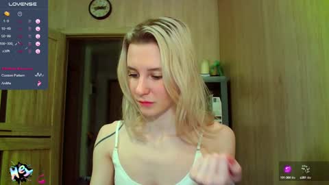 Snapshot of caramel_pie_ chatting on February 17, 2025, 5:53 pm caramel online show from February 17, 2025, 5:53 pm