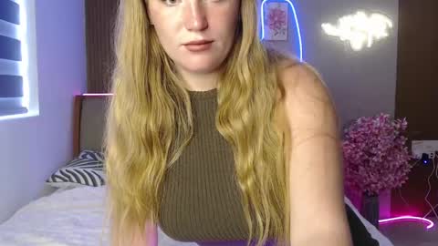 Lana online show from April 16, 2026, 3:29 am