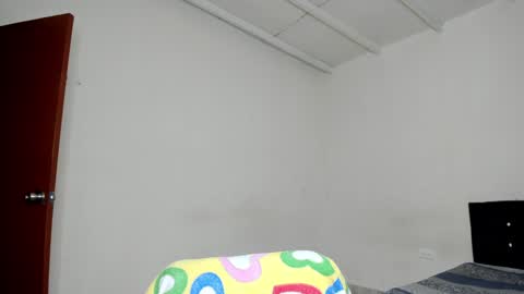 Carlos and Cristian  online show from January 28, 2025, 1:08 am