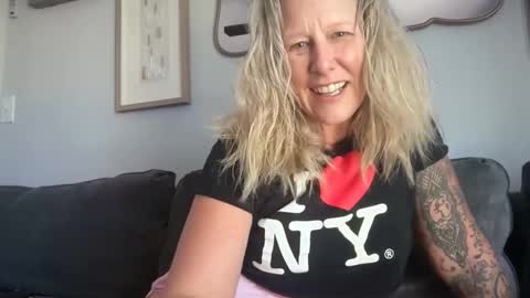 Snapshot of carebear5719 chatting on March 20, 2026, 5:07 pm carebear5719 online show from March 20, 2026, 5:07 pm