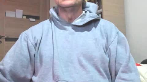 Laz online show from November 23, 2025, 9:03 pm