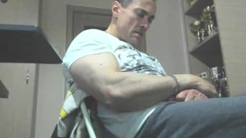 Laz online show from April 21, 2026, 1:42 am