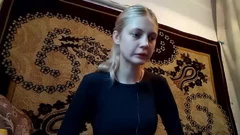 Kira online show from April 28, 2026, 2:27 am