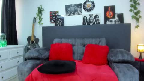 Carla online show from September 26, 2025, 11:58 am