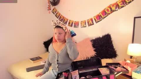 Carla Wet18 online show from October 27, 2025, 12:42 pm