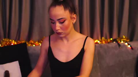 CarlaGavin online show from December 31, 2024, 8:26 am