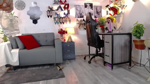 Carla independent model    online show from April 5, 2026, 1:58 am