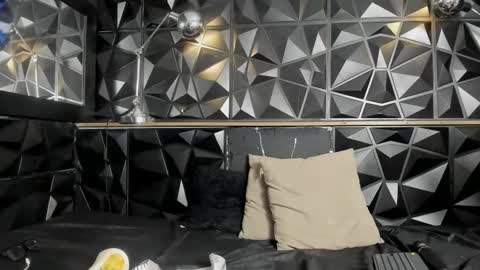 carlamarrinson online show from February 19, 2025, 1:28 pm