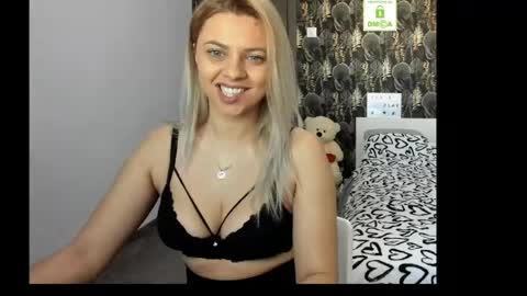 Snapshot of carlastacefun chatting on April 27, 2026, 5:49 am CarlaStaceFun online show from April 27, 2026, 5:49 am