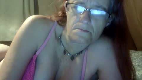 carleeswoman08 online show from April 29, 2026, 12:09 pm