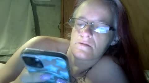 carleeswoman08 online show from May 4, 2026, 11:06 am