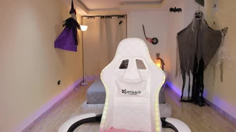 Alejandra online show from October 22, 2025, 2:23 am