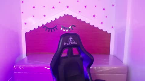 CARLYE   online show from September 25, 2025, 2:59 am