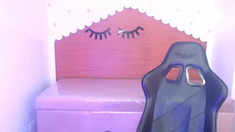 CARLYE   online show from November 15, 2025, 3:15 am